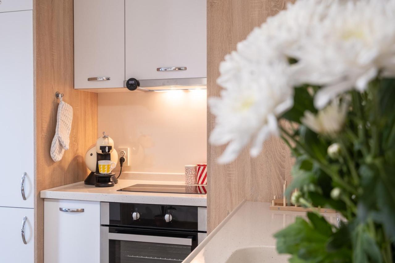 Chic 1Br Flat - Technical University & Hospital Sofia Ngoại thất bức ảnh